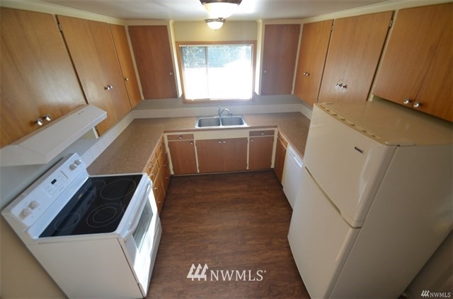 13004 15th Avenue Southwest Burien, WA 98146 - Photo 5 of 11