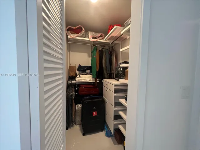 a view of walk in closet