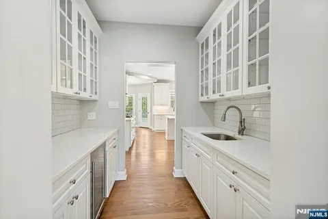 $1,899,000 | 109 Blauvelt Avenue, Ho-Ho-Kus, NJ 07423