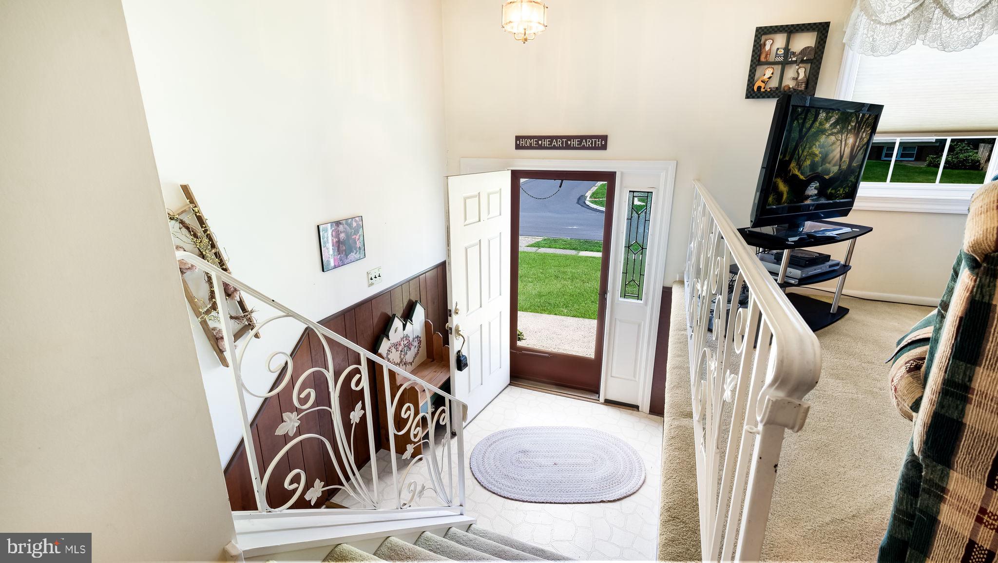 869 Longstreth Road Warminster, PA 18974 - Photo 6 of 25 FRONT ENTRANCE