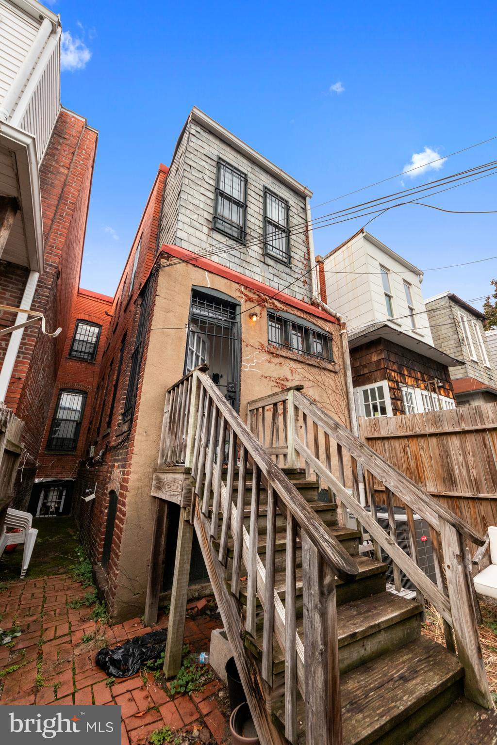 1013 Independence Avenue Southeast Washington, DC 20003 - Photo 31 of 35 a front view of a building