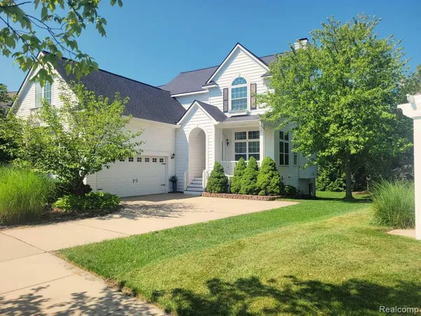$429,999 | 124 Champlain Boulevard, Howell, MI 48843