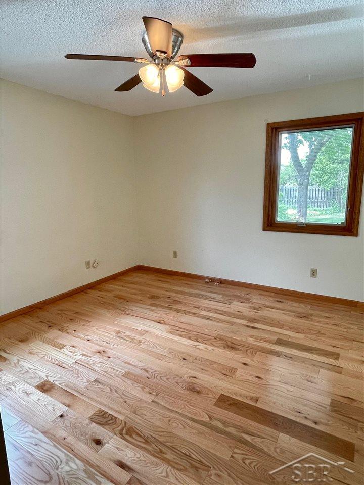 1450 Evelyn Road Bay City, MI 48708 - Photo 11 of 41 50043132-10.JPG