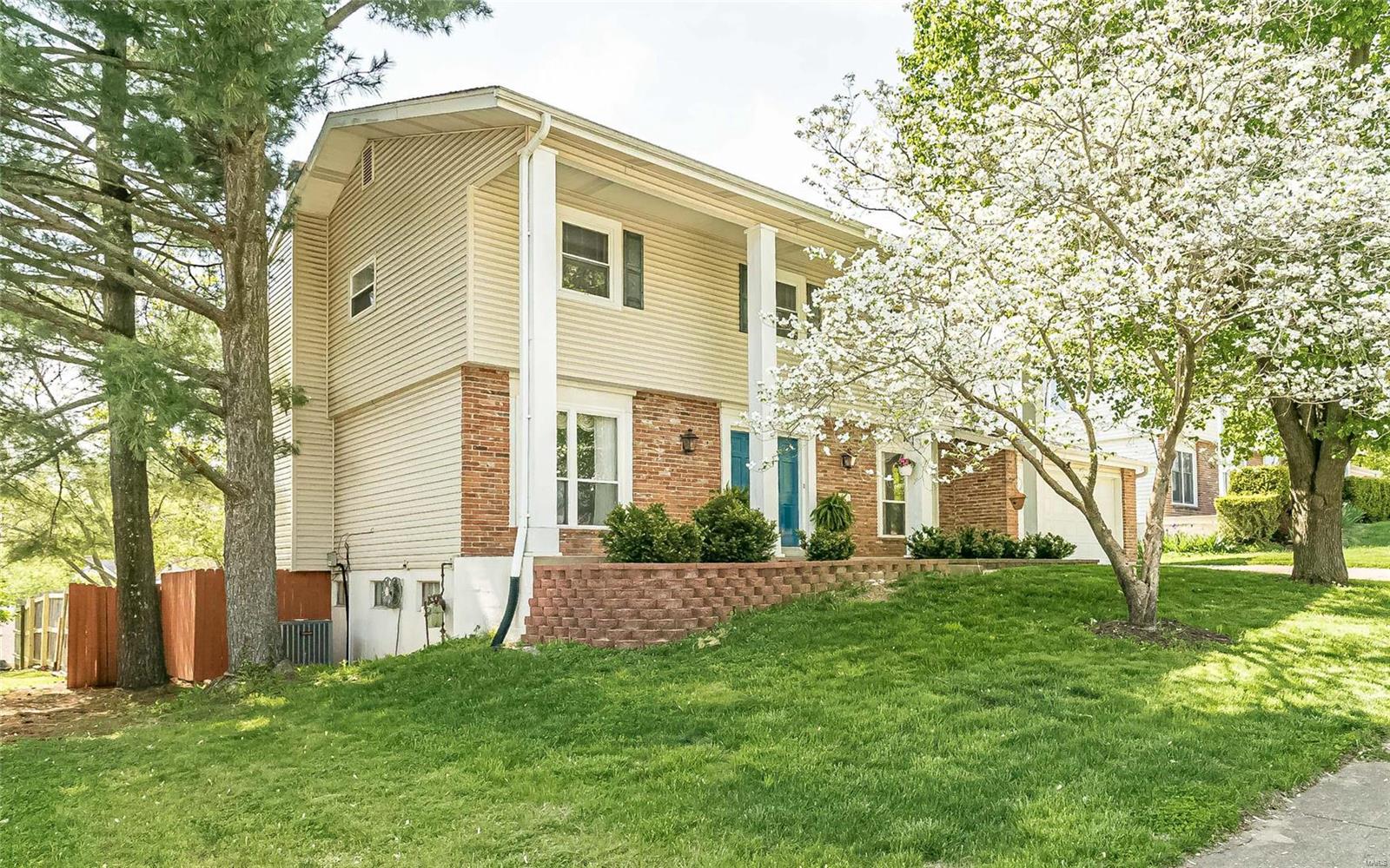 1229 Cedar Creek Road Chesterfield, MO 63017 - Photo 3 of 44 Gallery Image 3