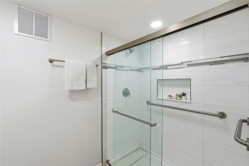 404 Bryan Oak Avenue Brandon, FL 33511 - Photo 23 of 43 a bathroom with a shower