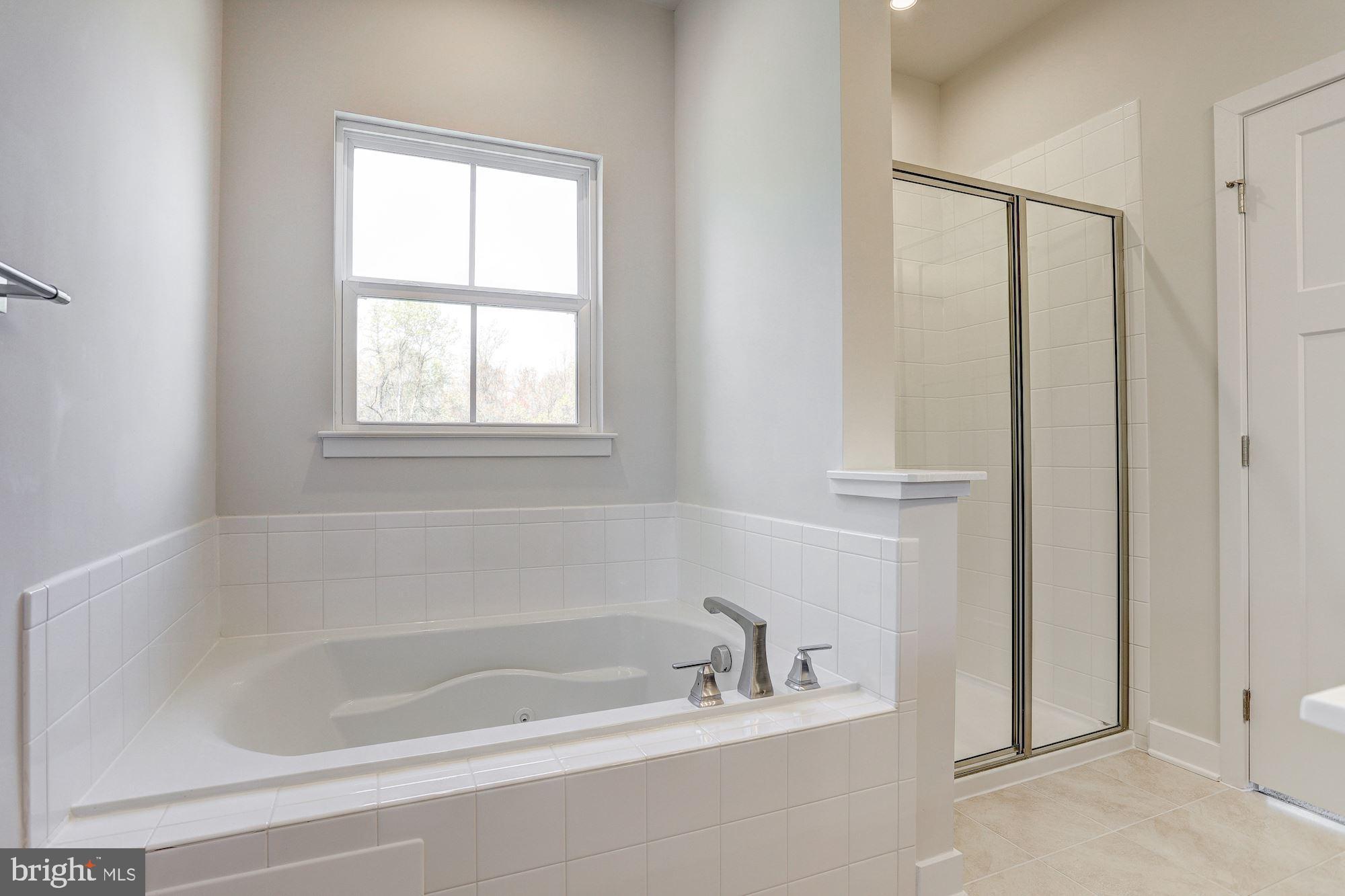 2926 Shaws Road Edgemere, MD 21219 - Photo 24 of 41 Soaking tub.