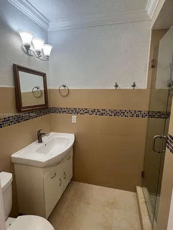 $2,300 | 1900 West 54th Street, Unit 119, Hialeah, FL 33012