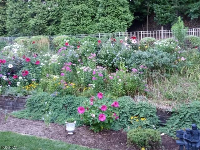 a picture of a white wall with a white wall