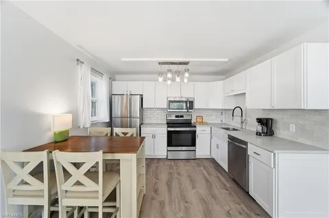 $425,000 | 975 9th Avenue South, Unit 11, Naples, FL 34102