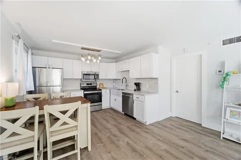 $425,000 | 975 9th Avenue South, Unit 11, Naples, FL 34102