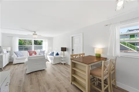 $425,000 | 975 9th Avenue South, Unit 11, Naples, FL 34102