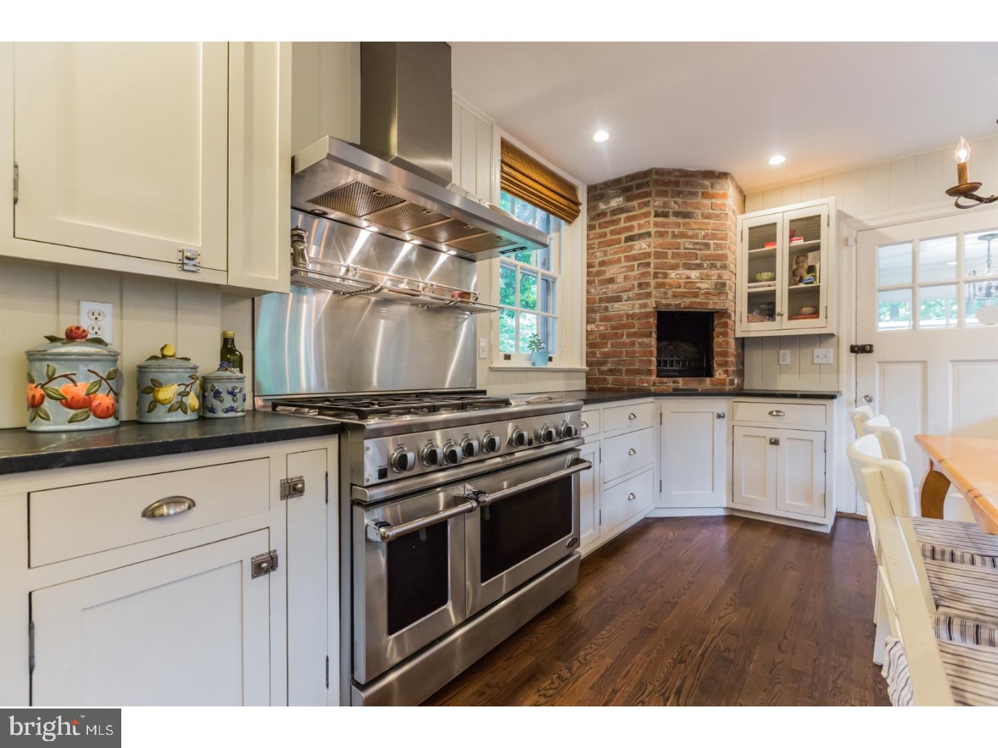 10 Forest Road Wayne, PA 19087 - Photo 9 of 24