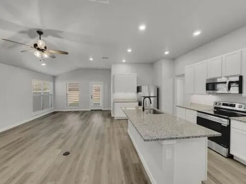 $2,000 | 1610 144th Street, Lubbock, TX 79423