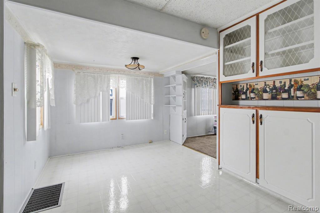 39500 Warren Road, Unit 87 Canton, MI 48187 - Photo 5 of 11