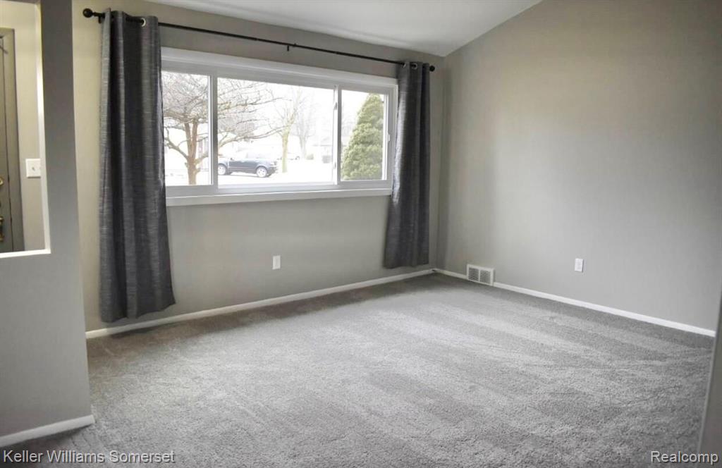 23695 Grabar Square Warren, MI 48089 - Photo 9 of 19