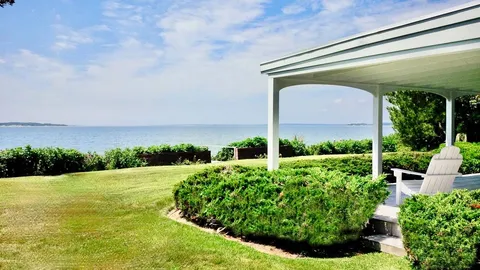 $4,000,000 | 100 Peconic Avenue, Shelter Island, NY 11964