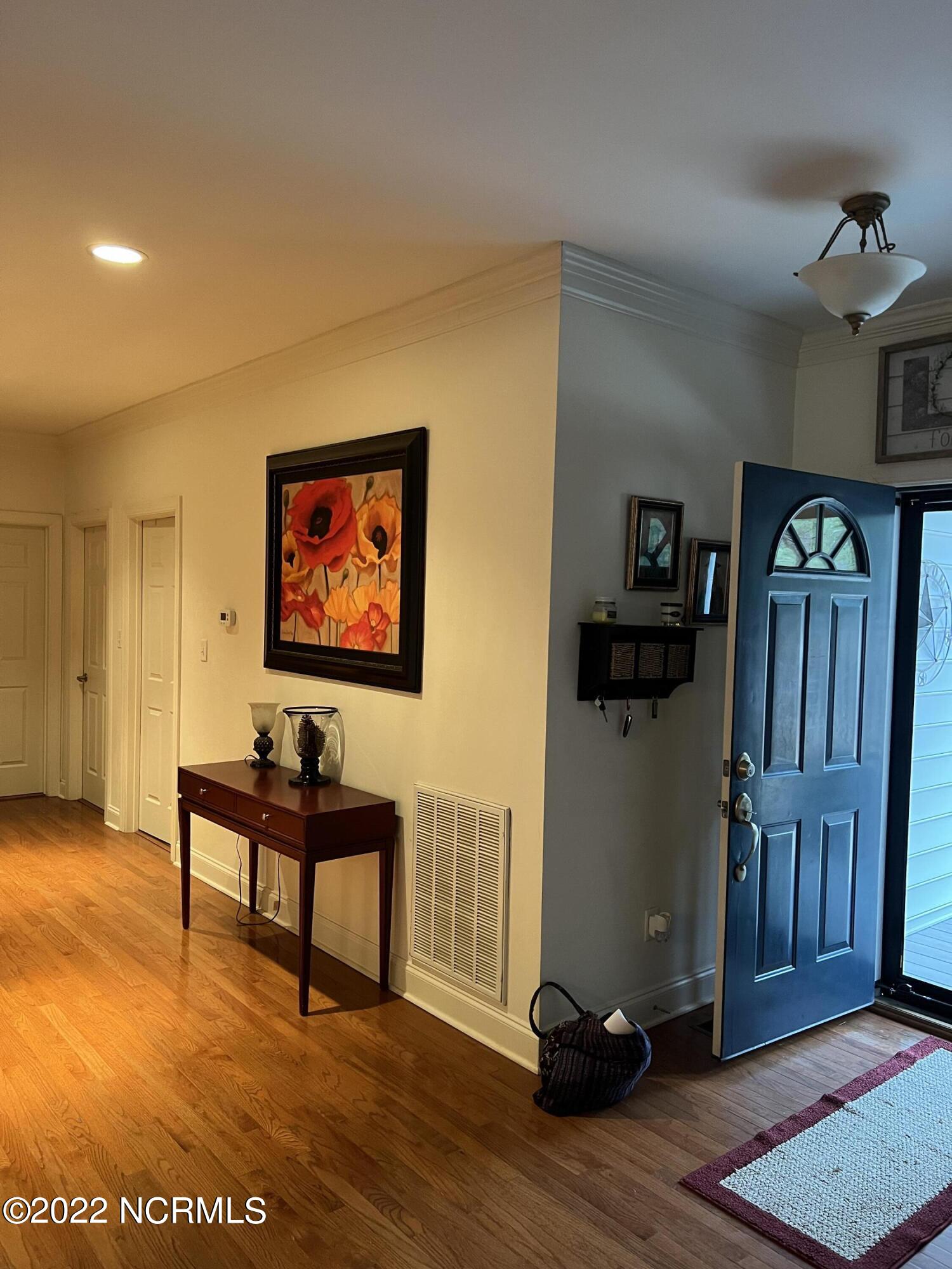 4 Ridge Road Jackson Springs, NC 27281 - Photo 5 of 33 Foyer