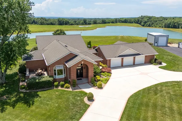 $1,295,000 | 6414 Ava Road, Murphysboro, IL 62966