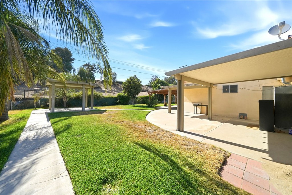 682 South Belden Street Rialto, CA 92376 - Photo 37 of 59