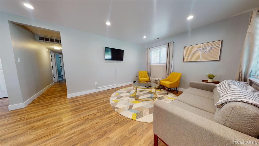 3035 Harvard Road Royal Oak, MI 48073 - Photo 9 of 19