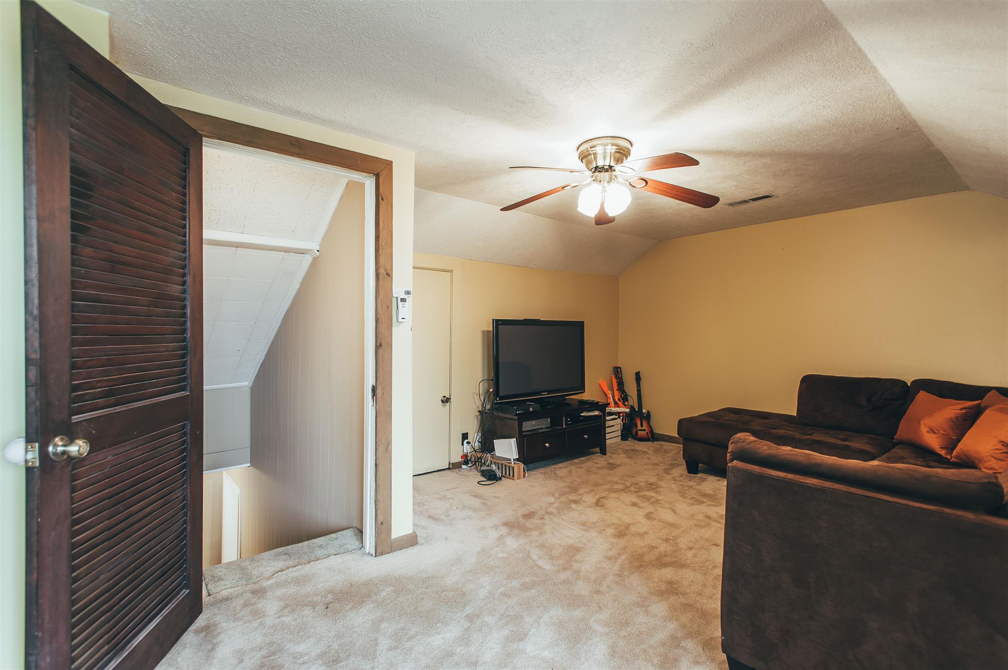 498 Canoe Branch Road Castalian Springs, TN 37031 - Photo 19 of 30 a view of workspace with livingroom view