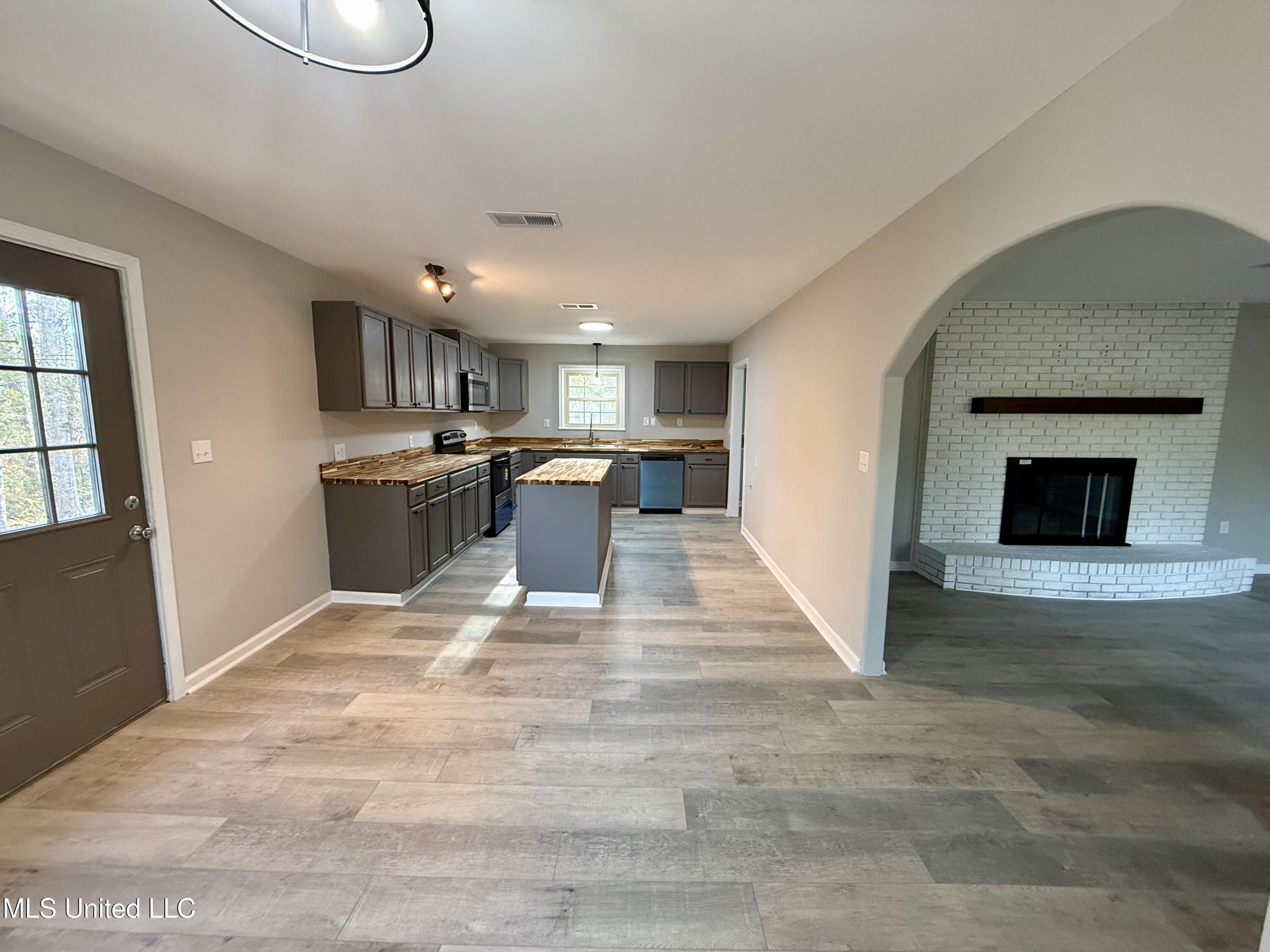 1510 Carmel-New Hope Road Monticello, MS 39654 - Photo 5 of 22 IMG_3905