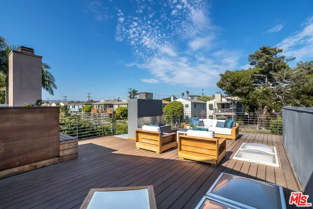 $3,500,000 | 3001 Grand Canal, Venice, CA 90291