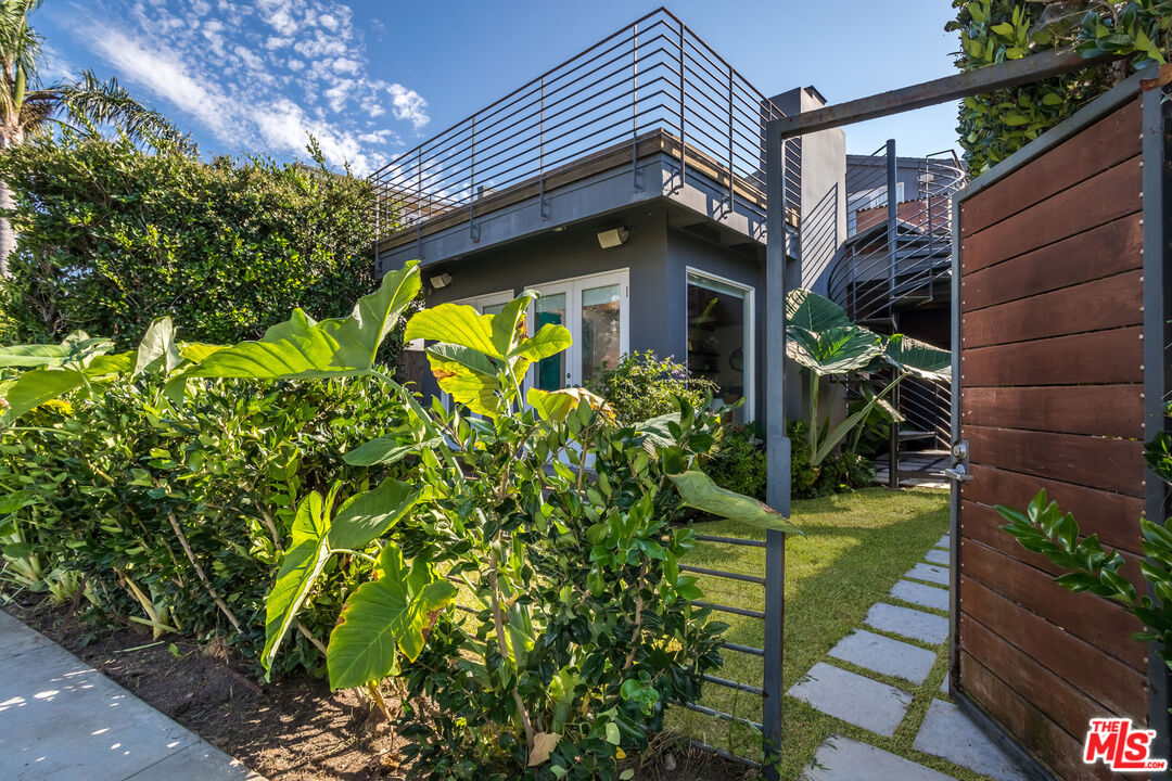 3001 Grand Canal Venice, CA 90291 - Photo 60 of 75