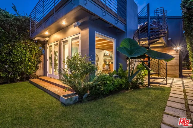 $3,500,000 | 3001 Grand Canal, Venice, CA 90291