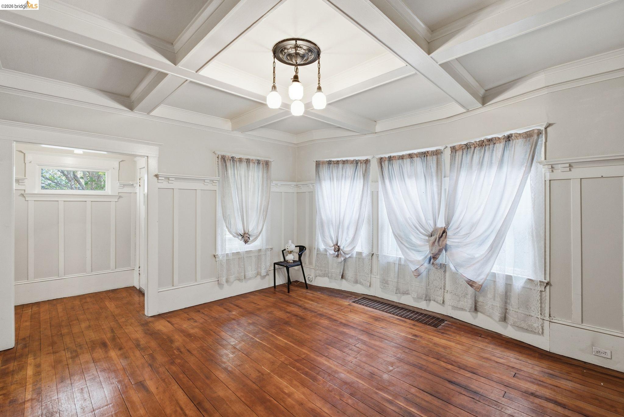2204 Tenth Street Berkeley, CA 94710 - Photo 10 of 38 Gallery Image 10