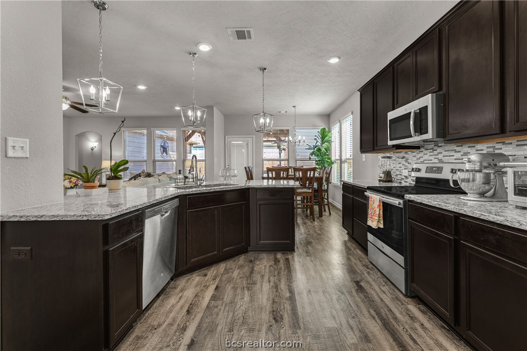 2000 Viva Road Bryan, TX 77807 - Photo 13 of 34 Gallery Image 13