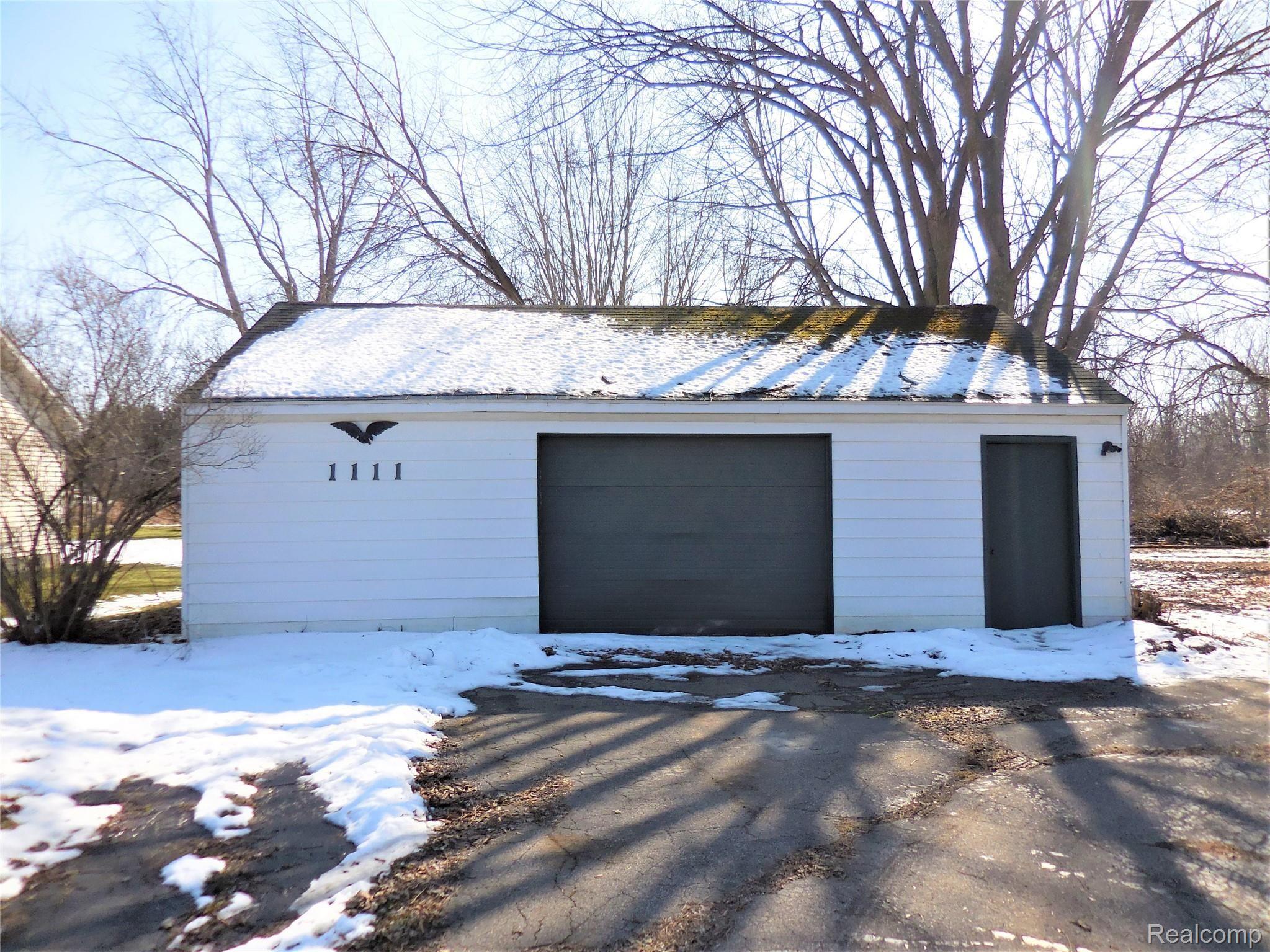 1111 Reid Road Flint, MI 48507 - Photo 7 of 42 DSCN4048 (2).JPG