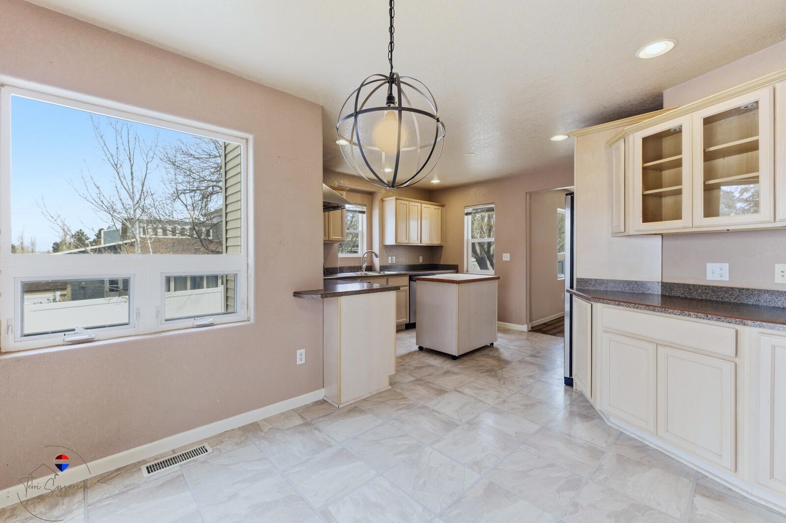 3530 East 8th Street Casper, WY 82609 - Photo 6 of 42