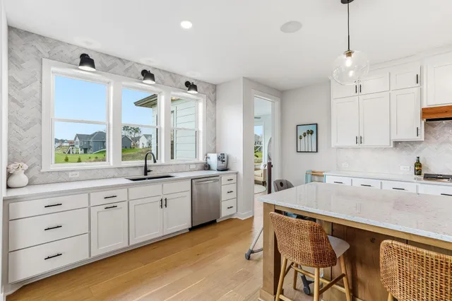 $1,300,000 | 14415 49th Street North, Stillwater, MN 55082