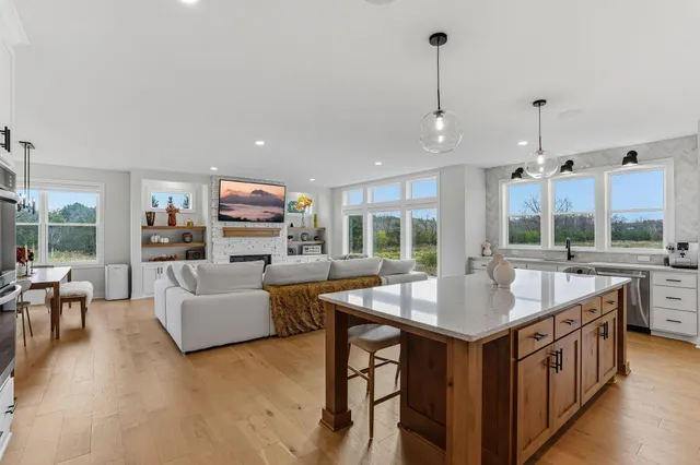 $1,300,000 | 14415 49th Street North, Stillwater, MN 55082