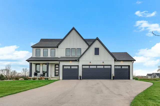 $1,300,000 | 14415 49th Street North, Stillwater, MN 55082
