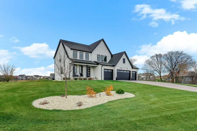 $1,300,000 | 14415 49th Street North, Stillwater, MN 55082