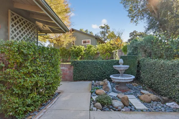 $2,195,000 | 203 Foothill Road, Ojai, CA 93023