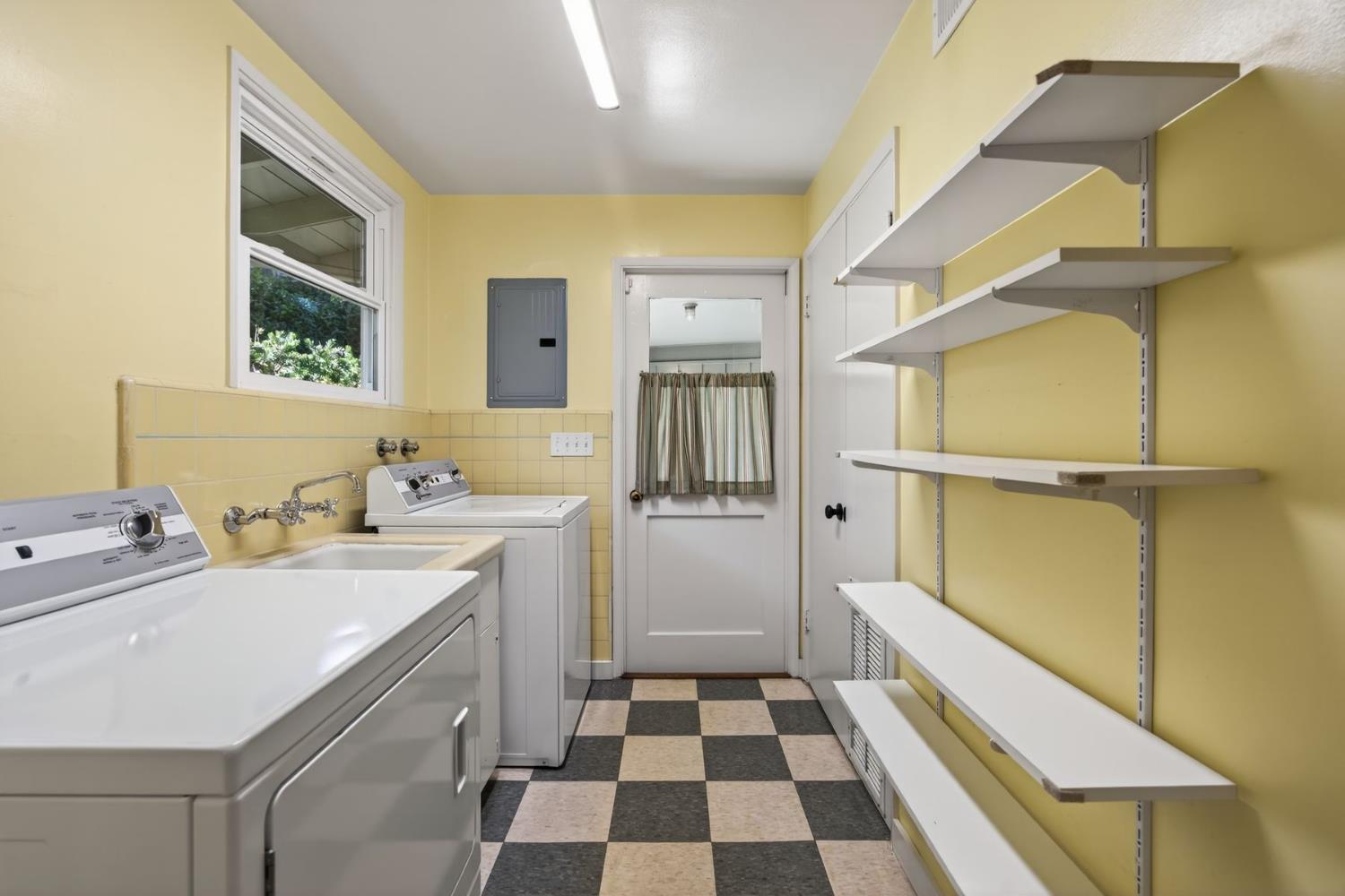 203 Foothill Road Ojai, CA 93023 - Photo 8 of 12