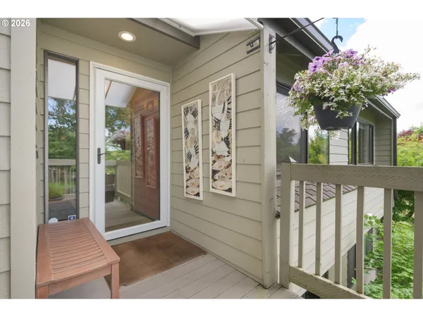$425,000 | 2094 Lake Isle Drive, Eugene, OR 97401