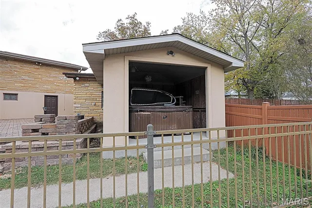 $324,900 | 333 East Maple Street, Scott City, MO 63780