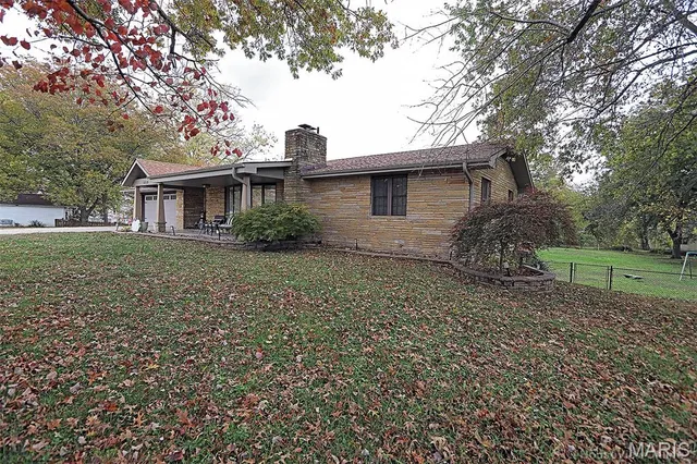 $324,900 | 333 East Maple Street, Scott City, MO 63780