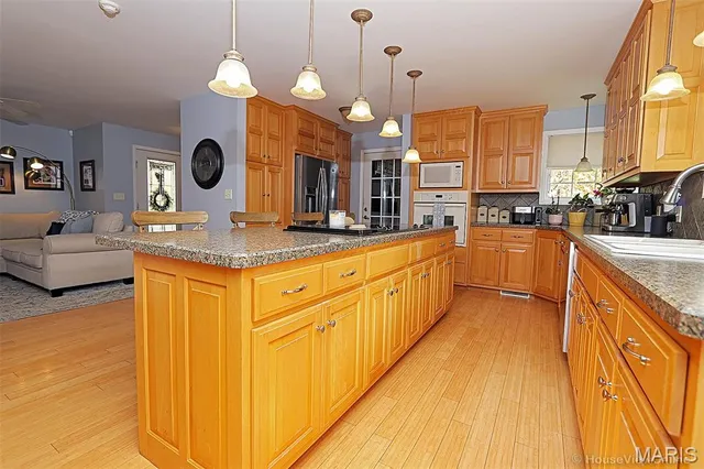 $324,900 | 333 East Maple Street, Scott City, MO 63780