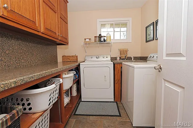 $324,900 | 333 East Maple Street, Scott City, MO 63780