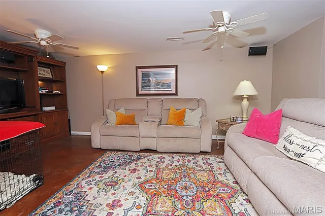 $324,900 | 333 East Maple Street, Scott City, MO 63780