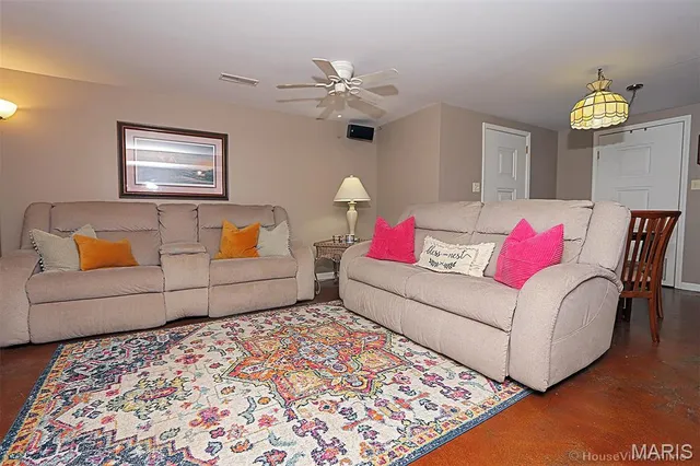 $324,900 | 333 East Maple Street, Scott City, MO 63780