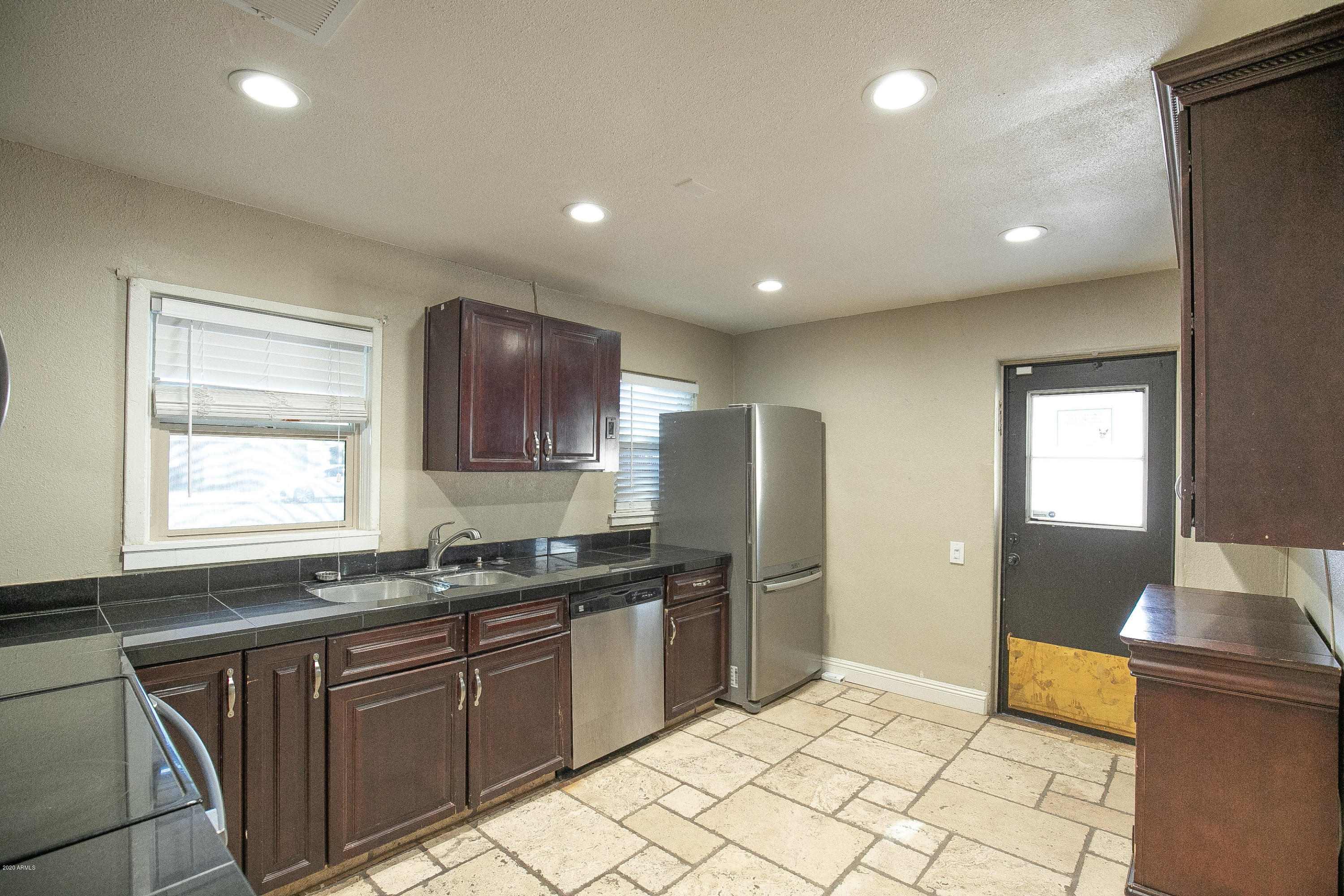 246 South Gilbert Road Gilbert, AZ 85233 - Photo 6 of 28 4-IMG_9987
