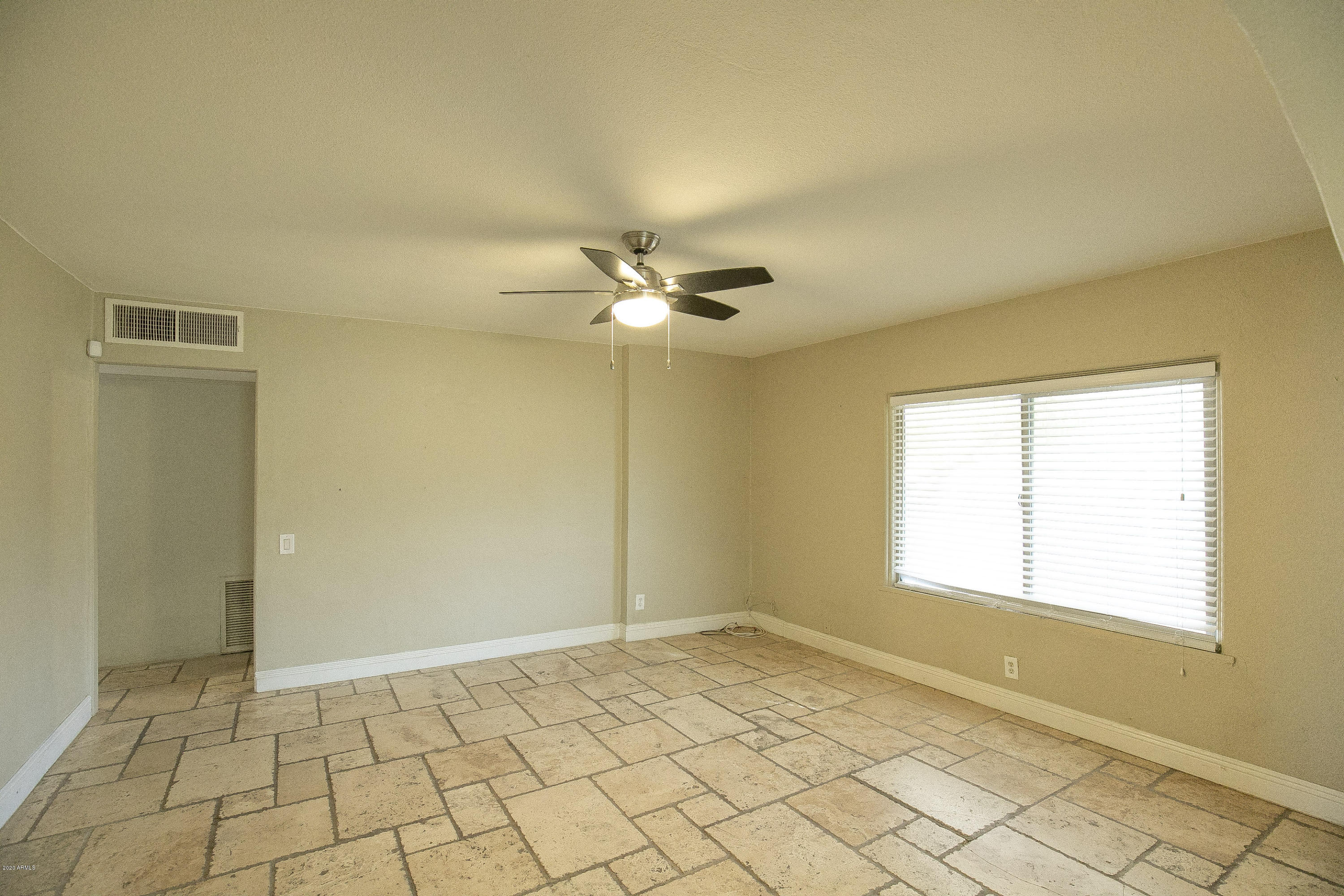 246 South Gilbert Road Gilbert, AZ 85233 - Photo 10 of 28 8-IMG_9992