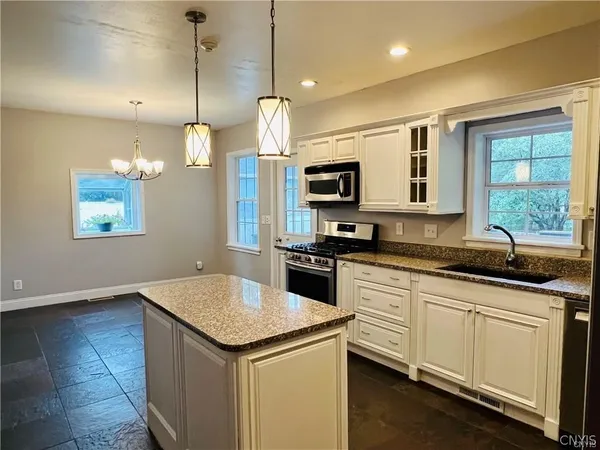 $1,950 | 130 East Flower Avenue, Watertown, NY 13601