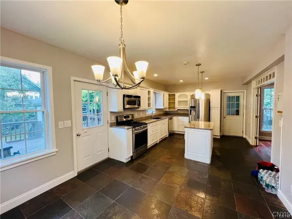 $1,950 | 130 East Flower Avenue, Watertown, NY 13601